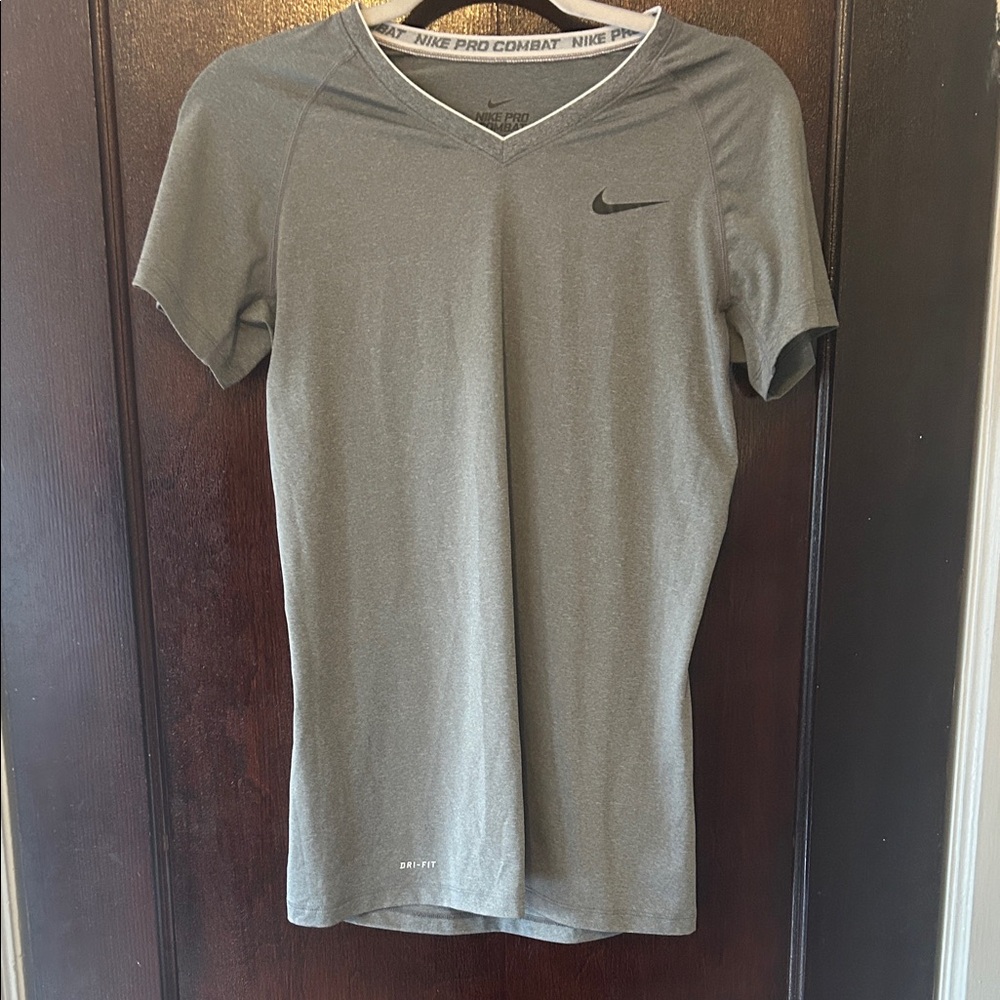 Nike Pro Combat Dry Fit V neck tee size medium VGUC
